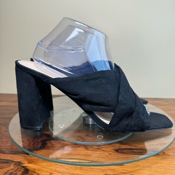 Adrienne Vittadini Genie Crossover Sandal in black microsuede - Picture 3 of 16